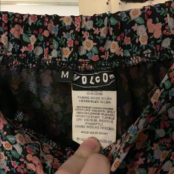 Floral HiLo Skirt - Picture 6 of 6